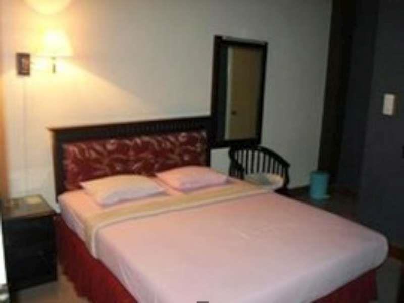 Makassar Mulia Hotel Buitenkant foto