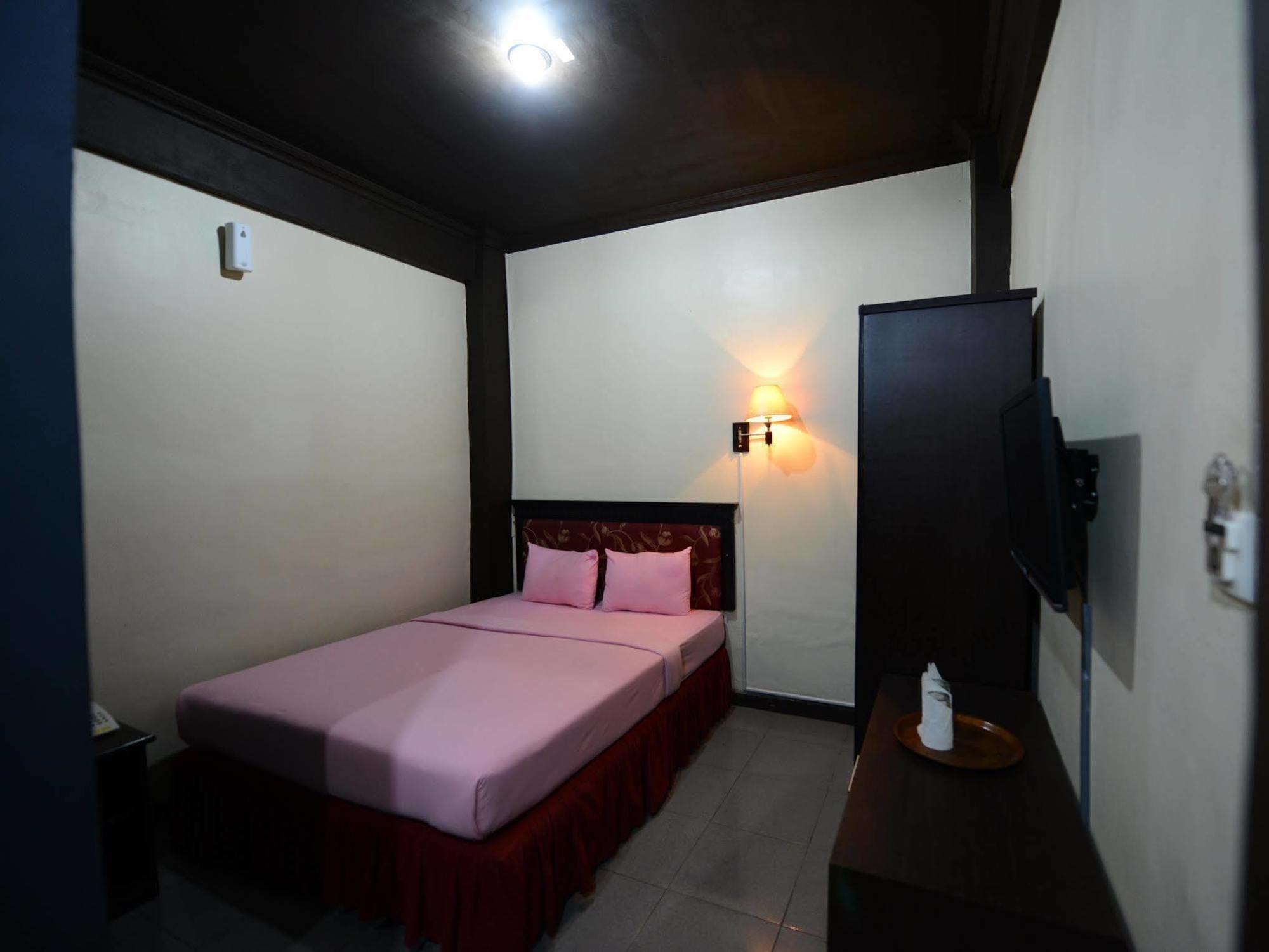 Makassar Mulia Hotel Buitenkant foto